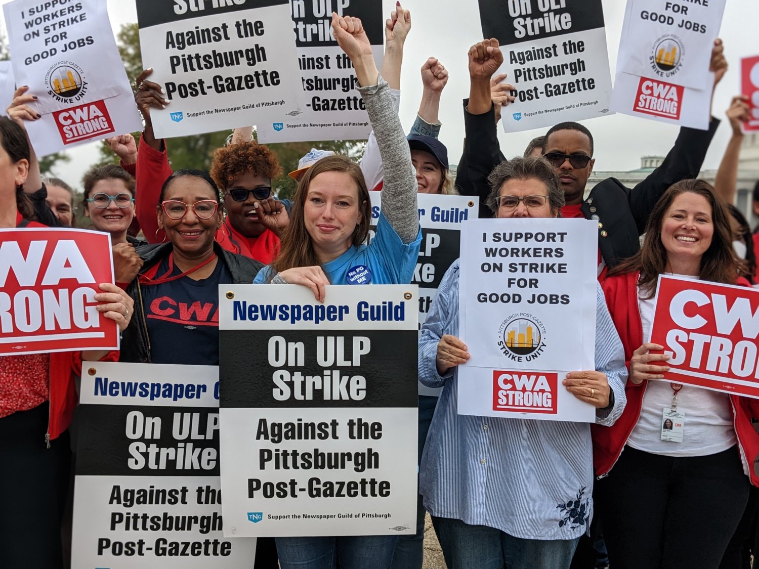Members of the Newspaper Guild of Pittsburgh and the Communication Workers of America Union (CWA) show solidarity as the strike continues in Pittsburgh. (Photo by Pittsburgh Union Progress)