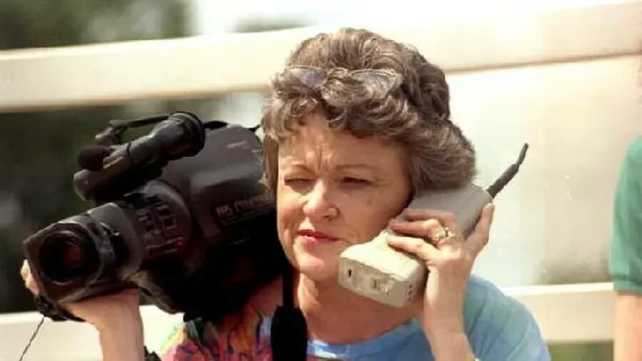 Pulitzer Prize winning reporter Lucy Morgan seen here in the 1980s, multi-tasking. (Tampa Bay Times)