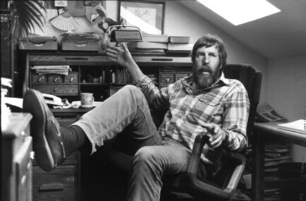 David Mitchell in his office at The Point Reyes Light in 1988. He edited and published The Light, a weekly newspaper, for 27 years. (Terrence McCarthy for The New York Times)